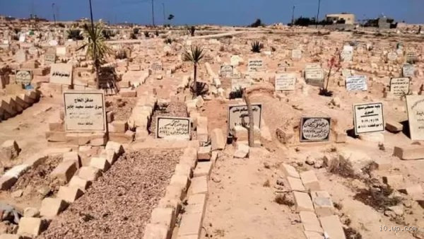 هل يجوز الصلاة بجانب القبر؟ الحقيقة التي يجب أن تعرفها