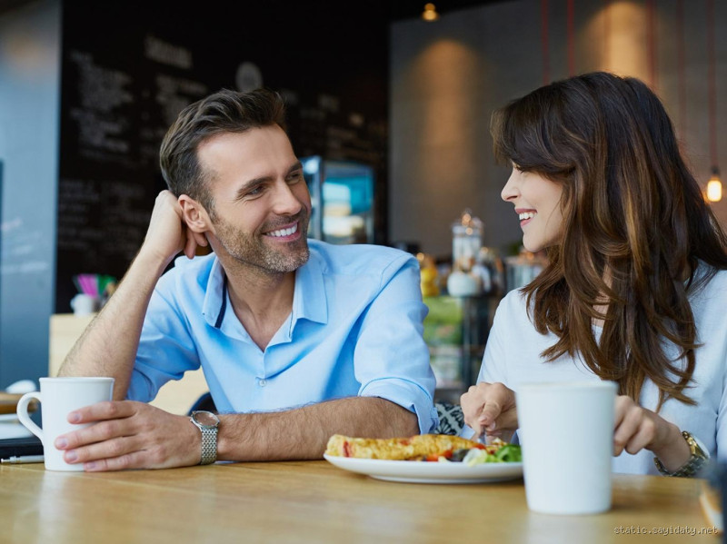 متى يتحول الإعجاب إلى حب عند الرجل؟ اكتشف الإجابة