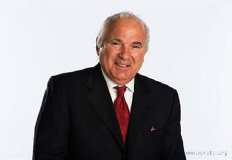 كم عمر طاهر الشيخ؟