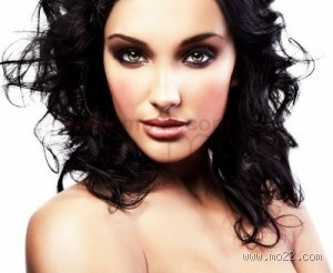 كيف اعرف اني جذابة او لا؟ اكتشفي الجمال الداخلي والخارجي