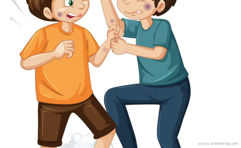 كيف أتعامل مع طفل عمره سنتين يضرب؟ نصائح فعّالة ومجربة