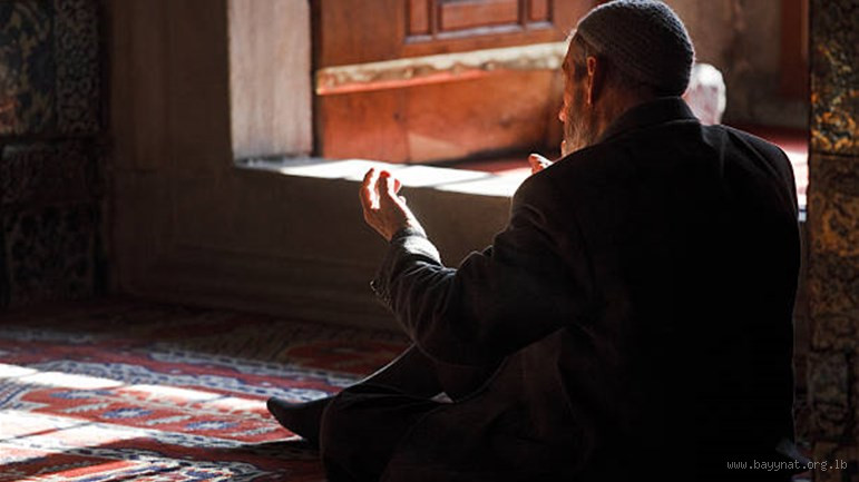 هل تسقط الصلاة عن أحد؟ فهم الأحكام والظروف